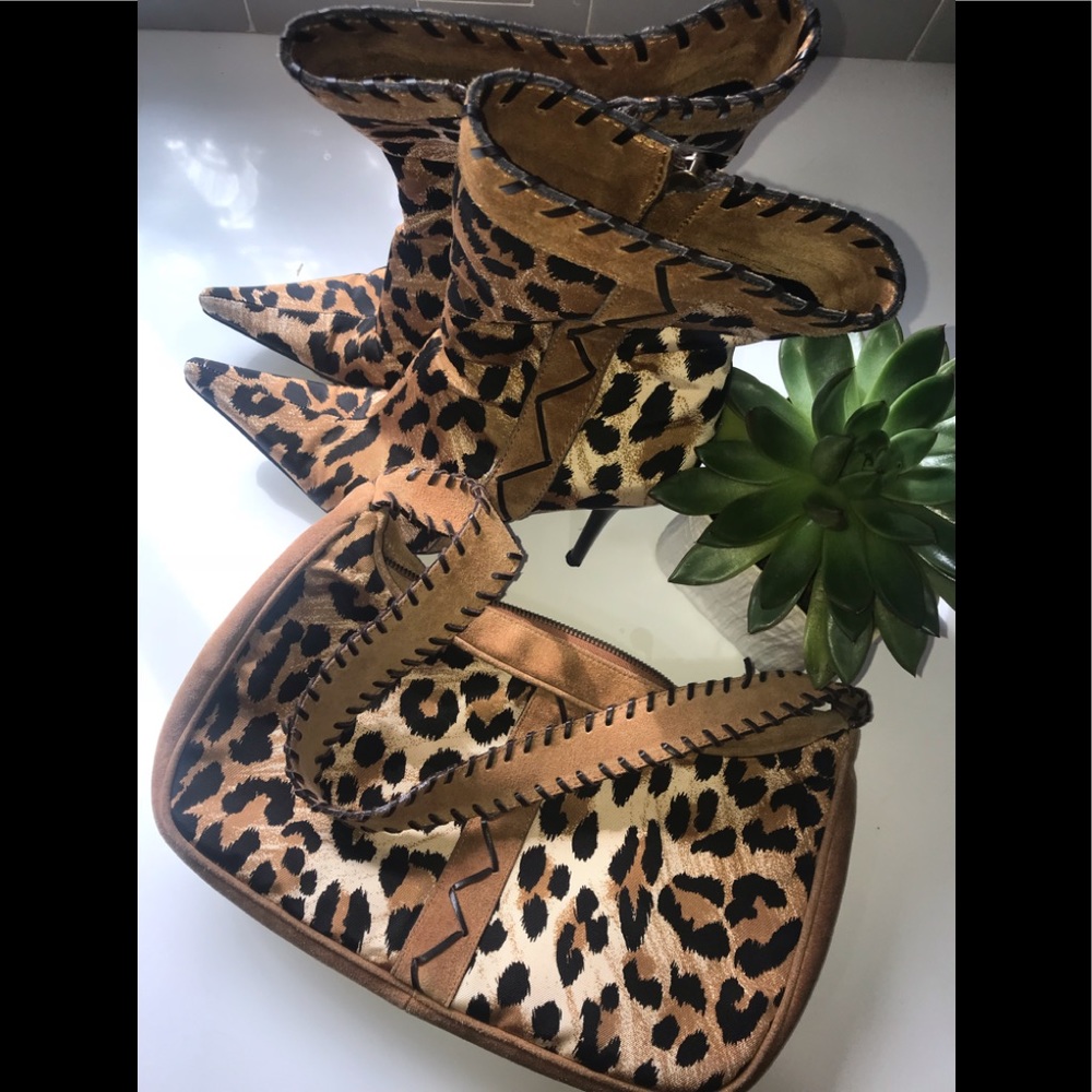 SOLD!!  Casedai Bag & Boots - Picture 3 of 8